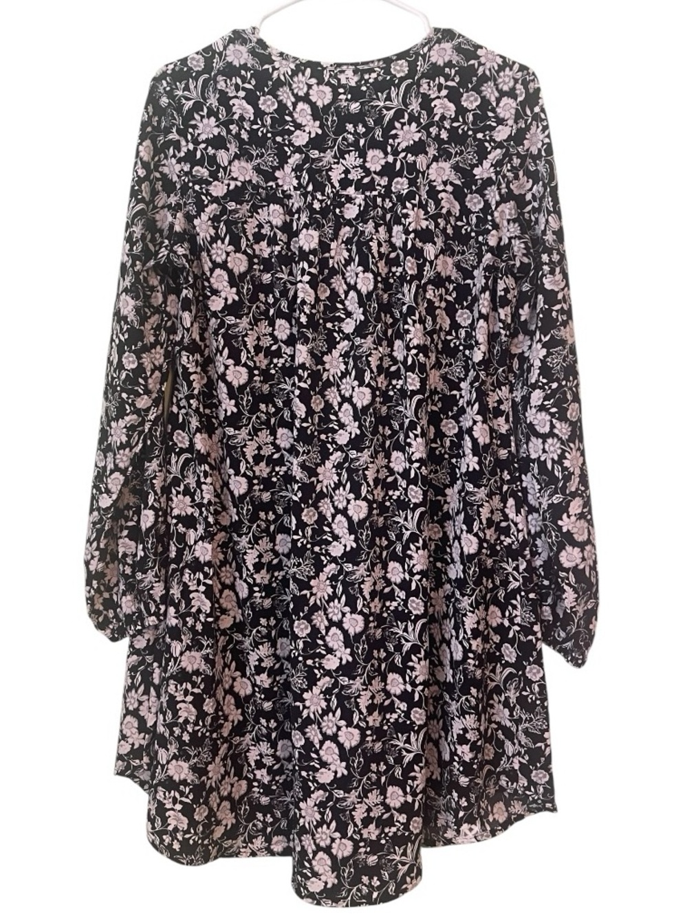 Dokotoo relaxed babydoll style black and white floral dress. Size medium GUC - Picture 3 of 8